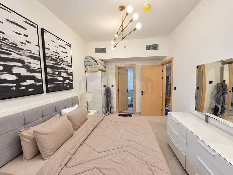 8 Bright Contemporary Bedroom Interior. png