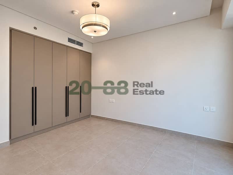 4 Photo3. jpg