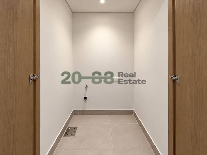 10 Photo6. jpg