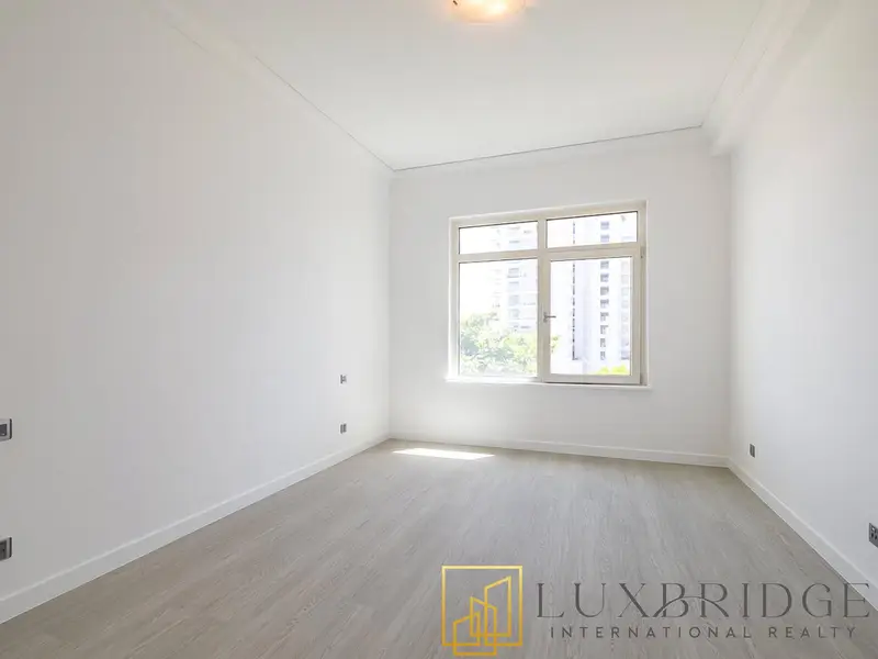 Spacious 1 Bedroom | Sea View | Unfurnished