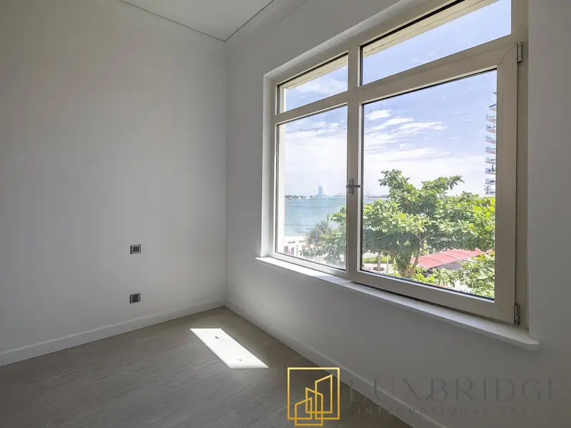 Spacious 1 Bedroom | Sea View | Unfurnished
