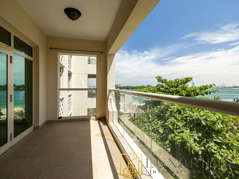 Spacious 1 Bedroom | Sea View | Unfurnished