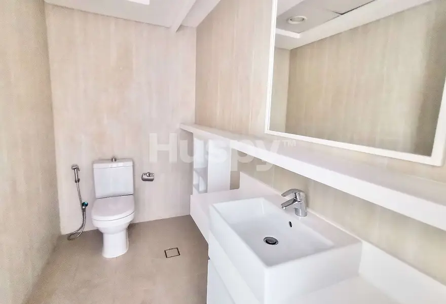 Private Beach | Vacant | Sea View