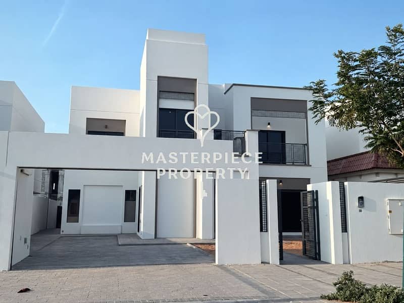 Modern Style | Light Finishing | Near to Amenities Modern Style | Light Finishing | Near to Amenities