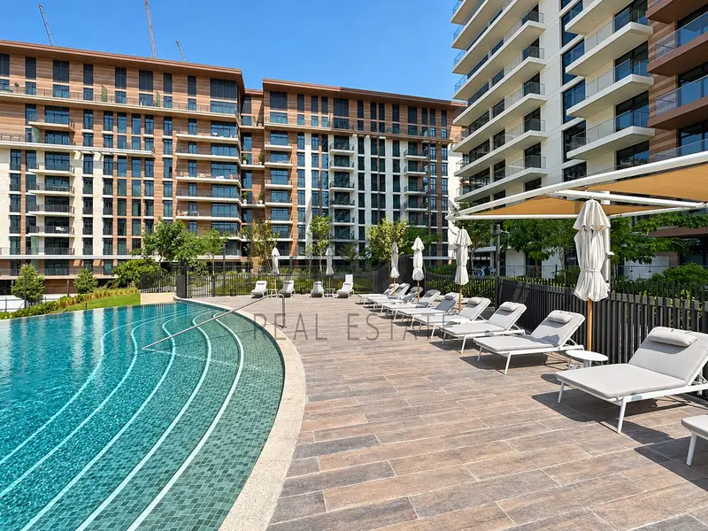 Furnished or Unfurnished | High Floor