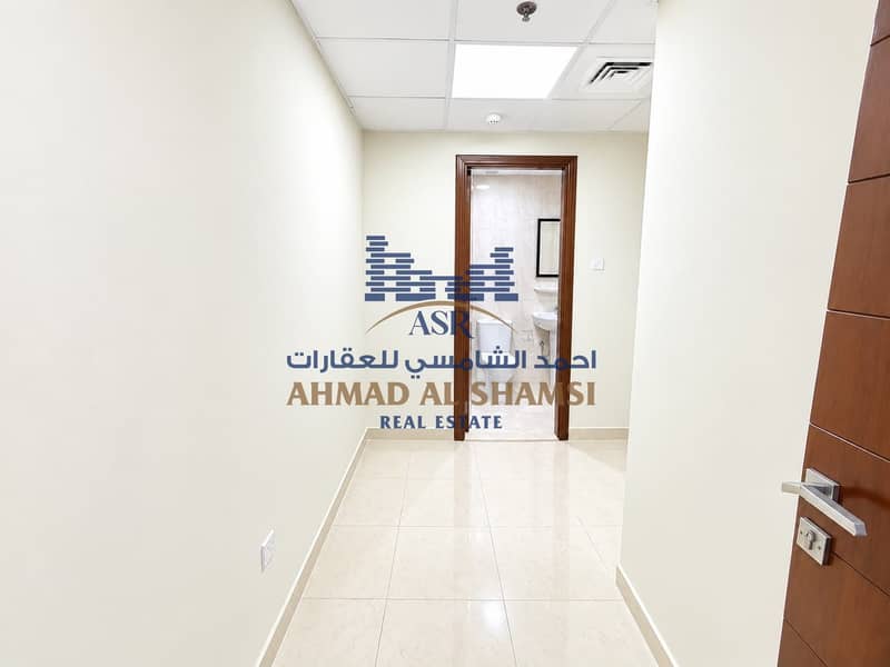 11 db412ac6-64de-44d5-b452-ecaf713bfc09. jpg