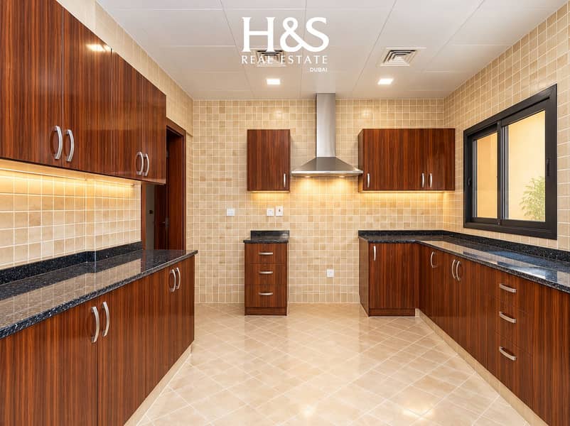 5 V33-Kitchen. png