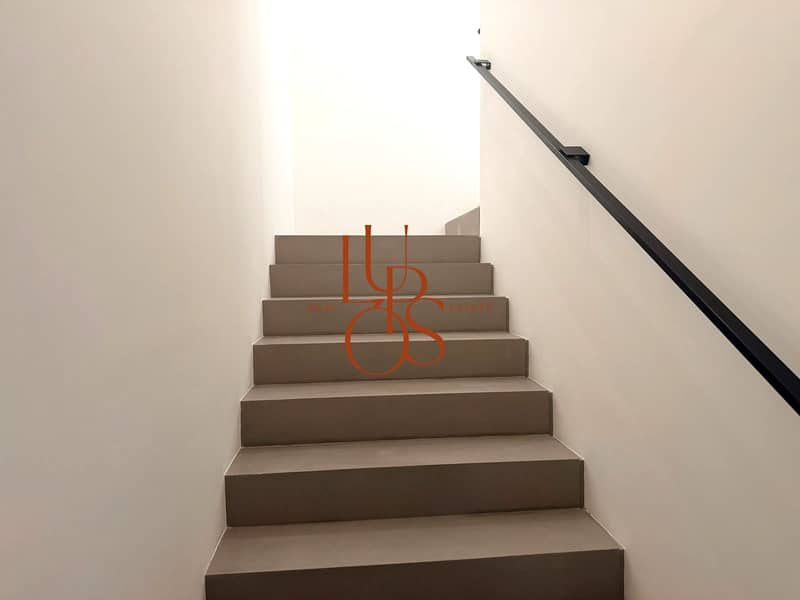 8 Lupos_Photo_05. jpg