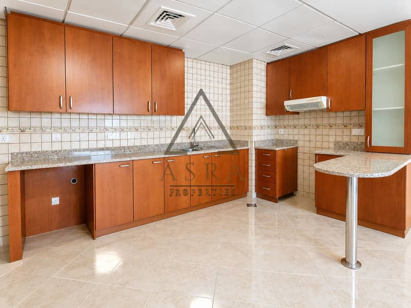 4 Modern Warm Wood Kitchen Interior. png