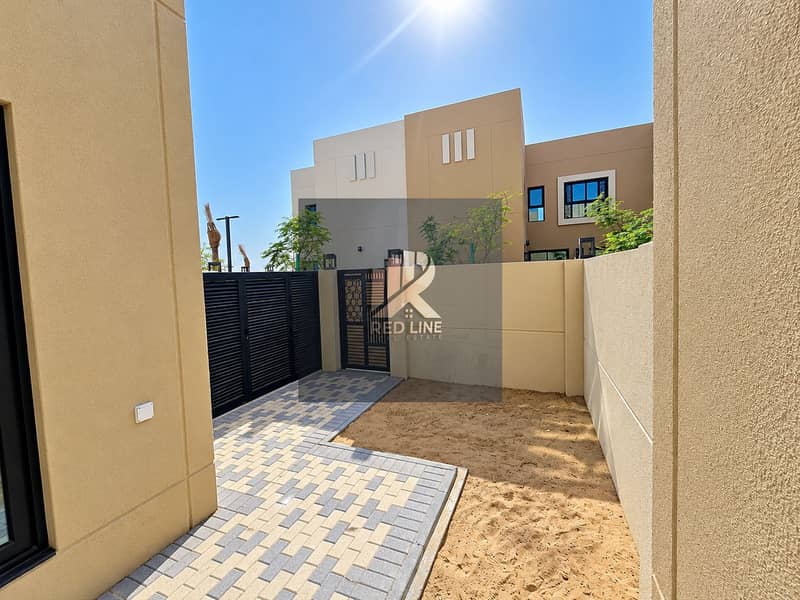 2 Sunlit Modern Courtyard. png