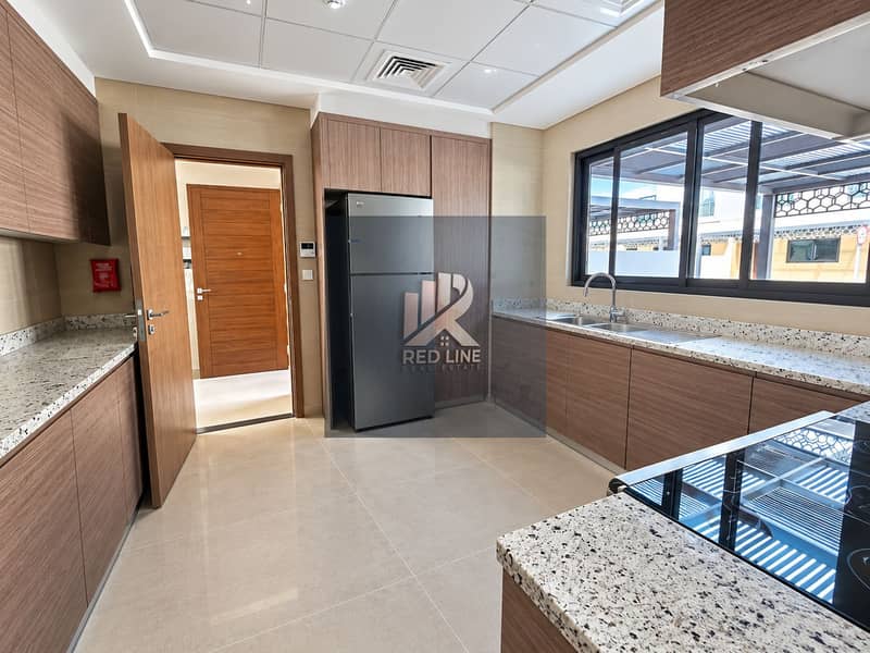 8 Bright Contemporary Interior. png