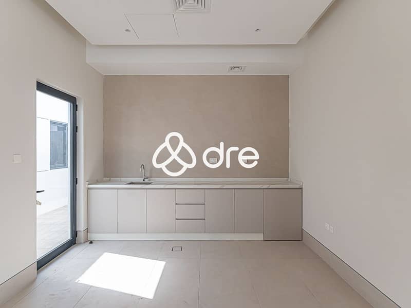11 DRE08973-Edit. JPG