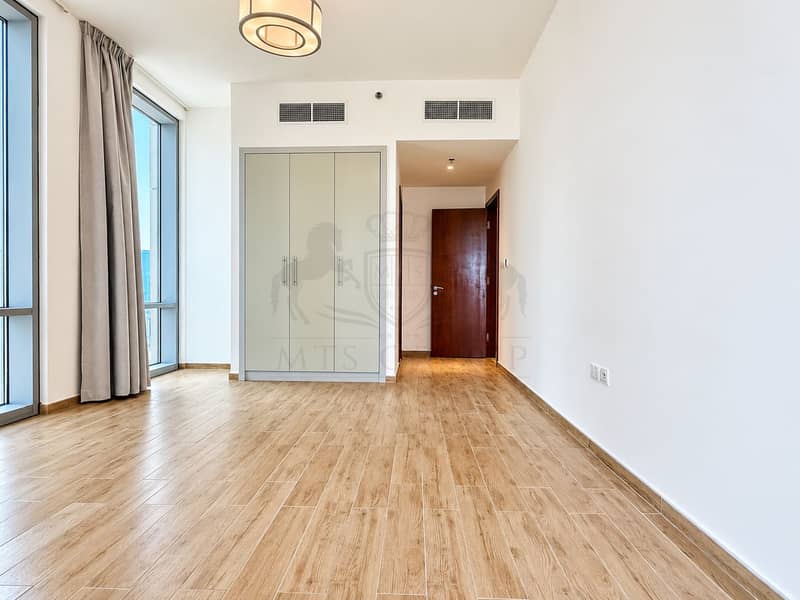 9 Bright Modern Apartment Interior. png