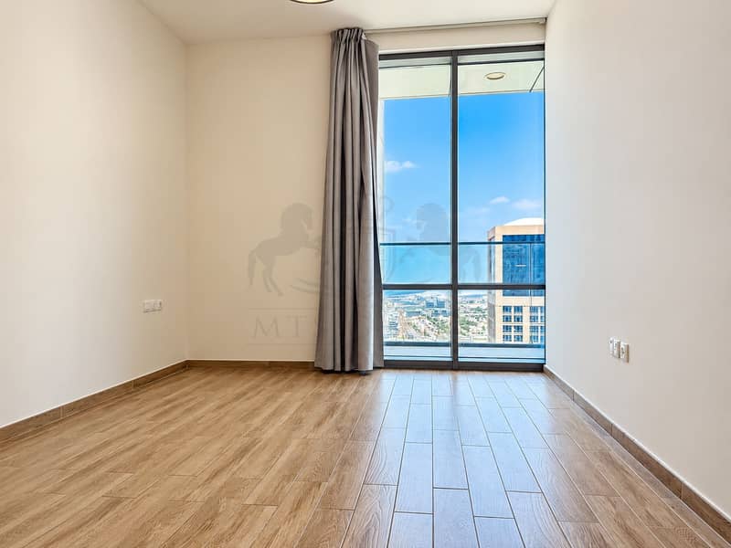 10 Minimal Apartment Interior with City View. png