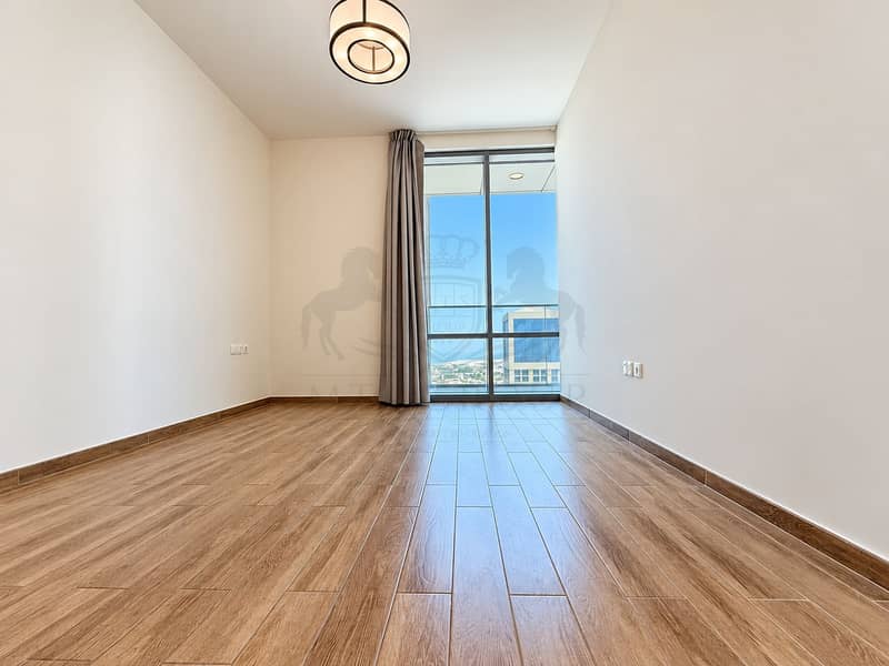 13 Modern Empty Room with Balcony View. png