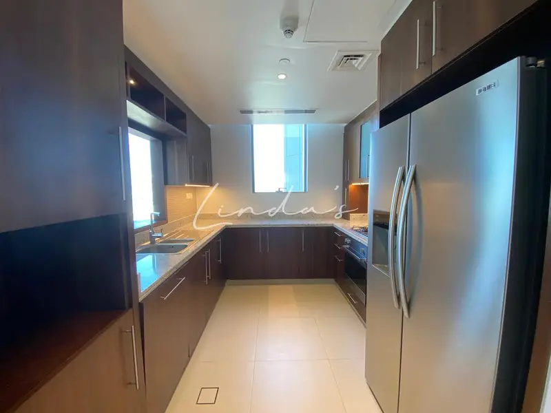 Burj Khalifa View | Well maintained | Unfurnished