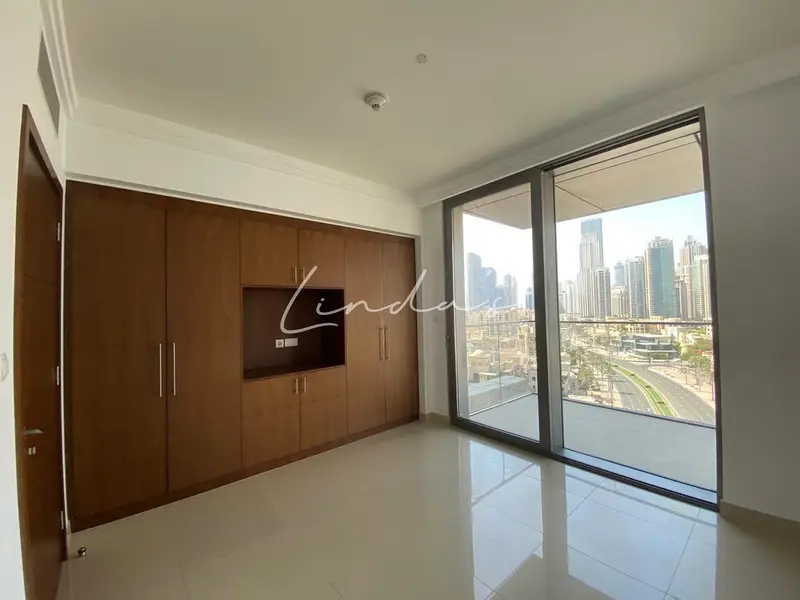 Burj Khalifa View | Well maintained | Unfurnished