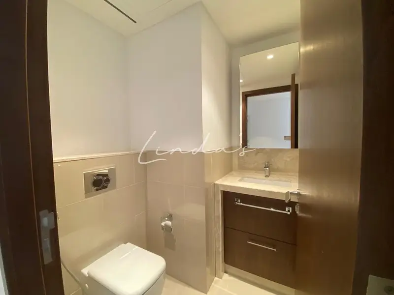 Burj Khalifa View | Well maintained | Unfurnished