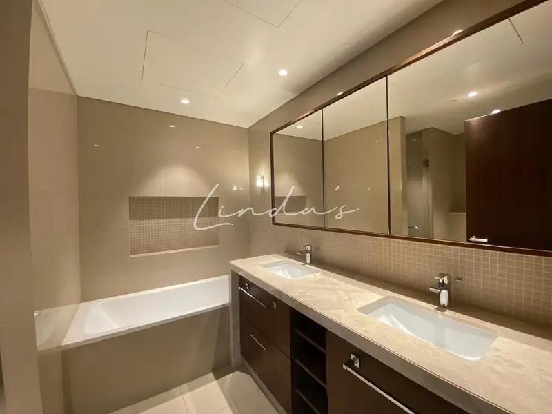 Burj Khalifa View | Well maintained | Unfurnished