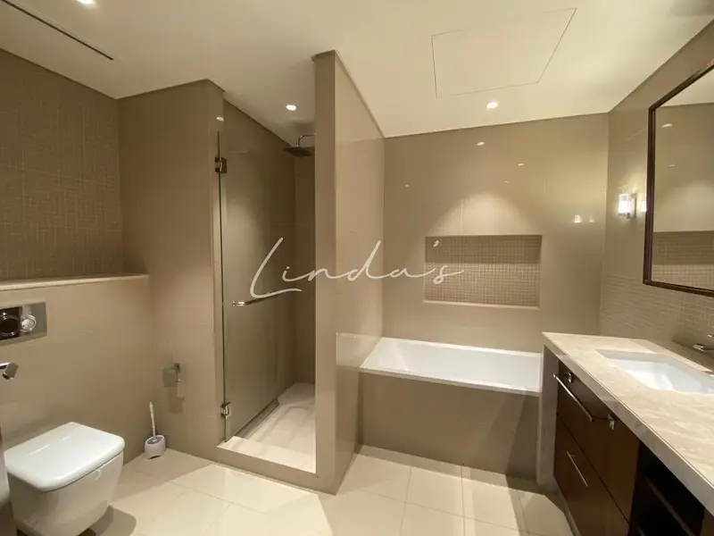 Burj Khalifa View | Well maintained | Unfurnished