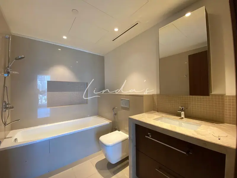 Burj Khalifa View | Well maintained | Unfurnished