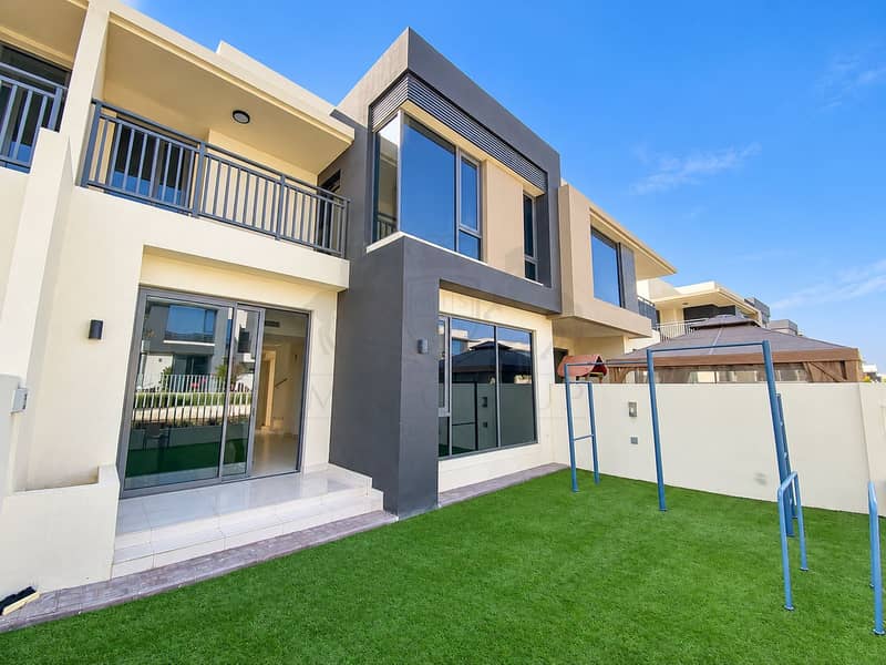 2 Modern Townhouse Backyard with Gazebo. png