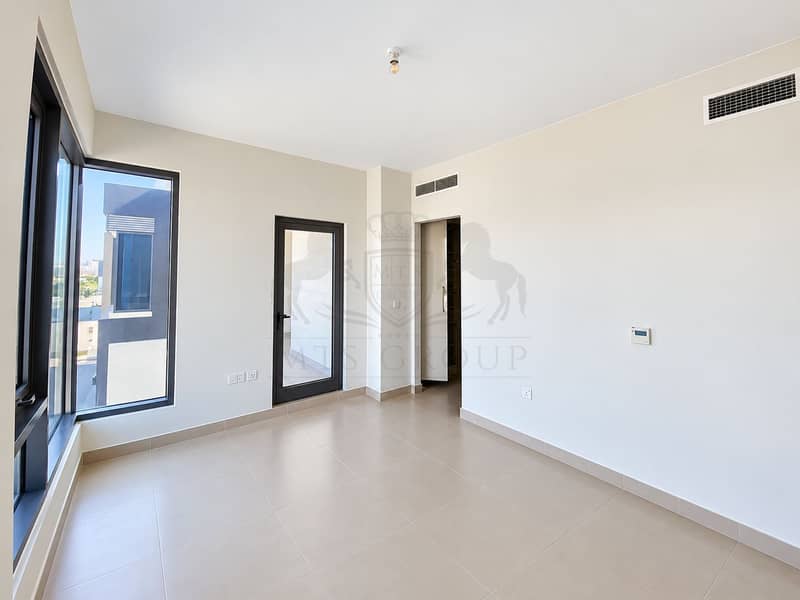 5 Bright Minimalist Apartment Interior. png