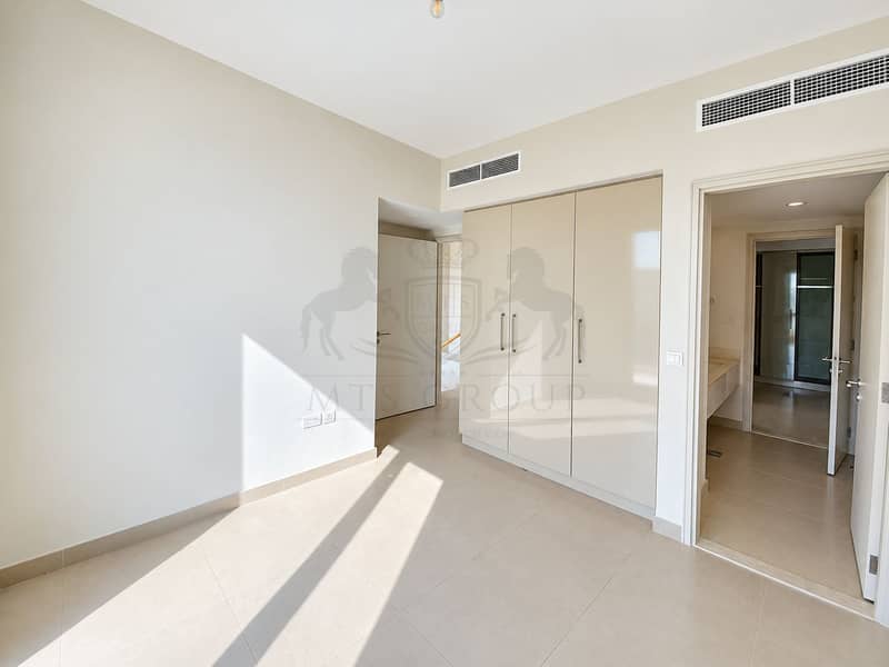 6 Bright Minimalist Bedroom Interior. png