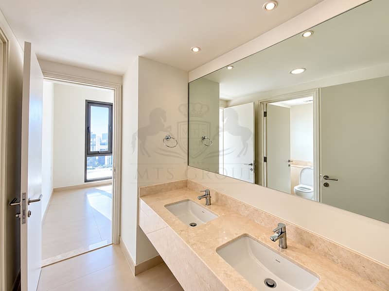 10 Modern Minimalist Vanity Corridor. png