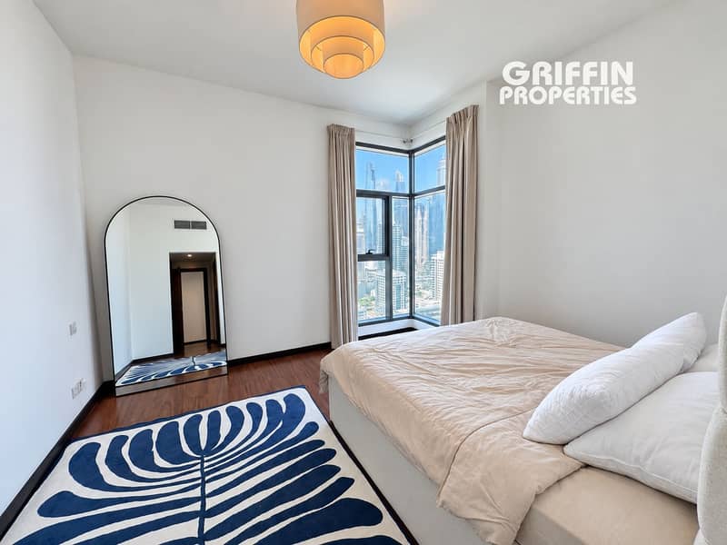 4 Bright apartment bedroom with skyline views-5. png