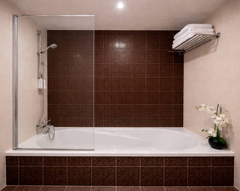 6 Bathtube N. jpg