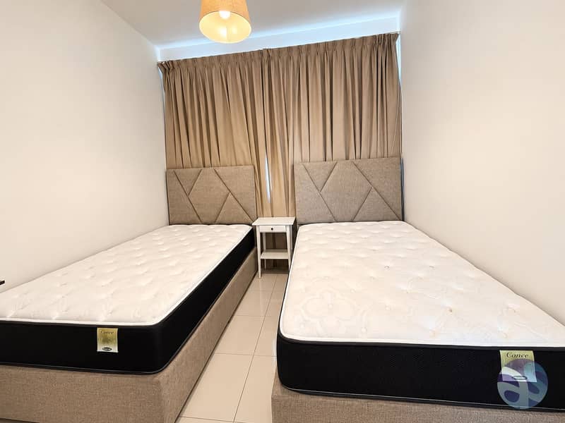 8 Symmetrical Minimal Twin Bedroom. png