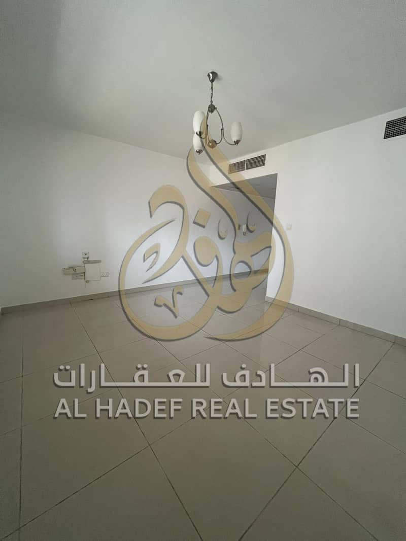 4 WhatsApp Image 2026-10-20 at 23.12. 55 (1). jpeg