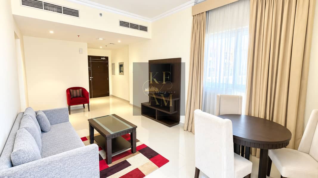 3 Bright Modern Hotel Living Room. png