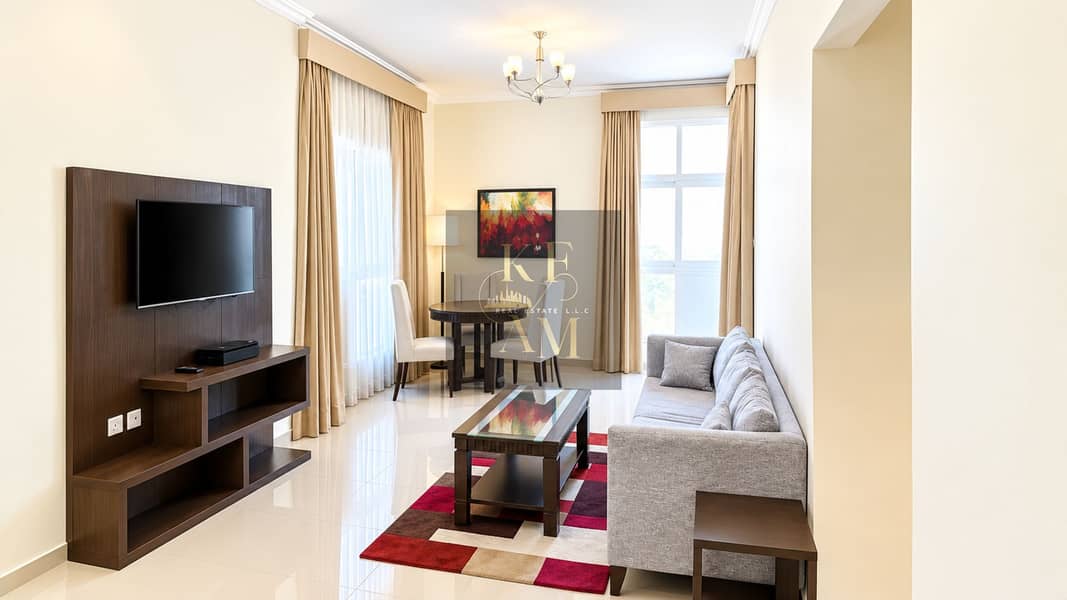 4 Bright Modern Living Room with Dining Nook. png