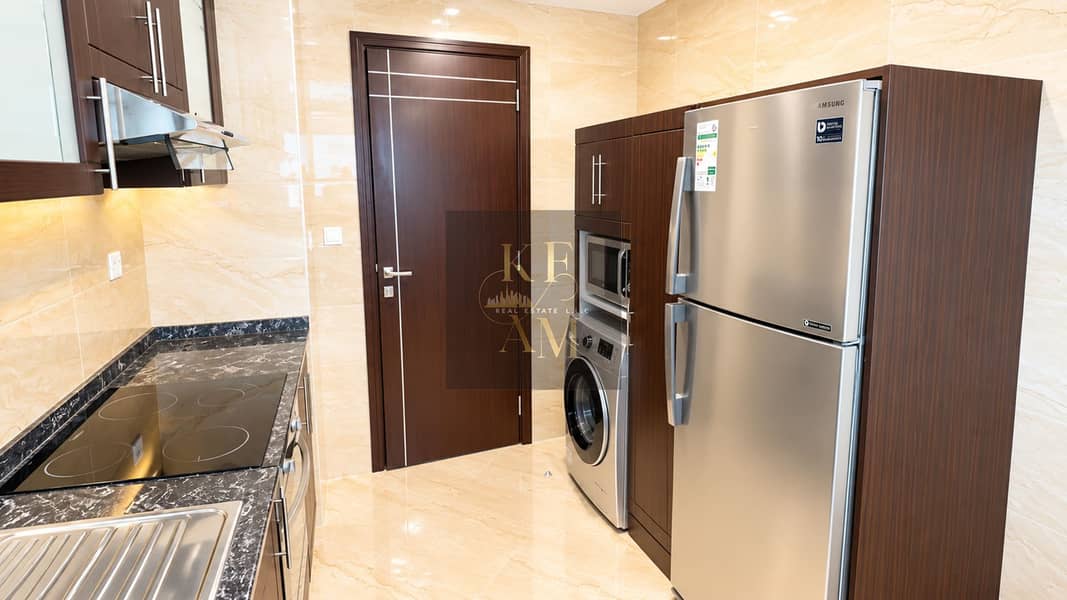 10 Modern Beige Marble Kitchen Laundry Room. png