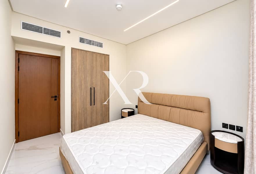 3 Modern Minimalist Bedroom Interior. png