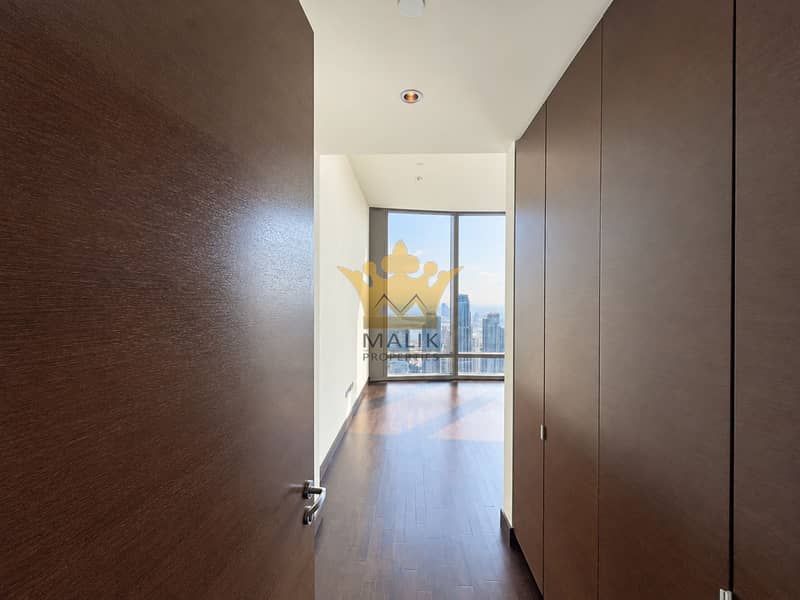 10 Modern Hallway with City Skyline. png