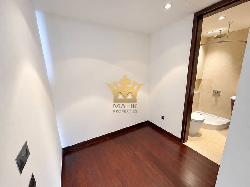 11 Minimal Interior with Ensuite Bathroom. png