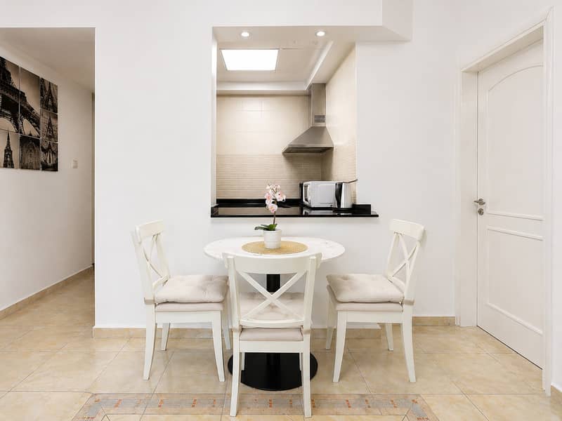 6 dining table. jpg