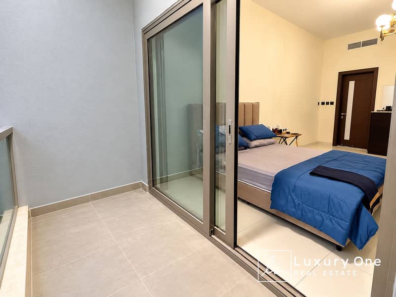 7 Modern Balcony Bedroom Retreat. png