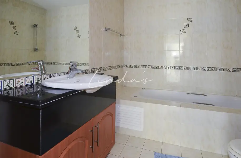 Bright | Spacious | Rented| Close to Metro & Beach
