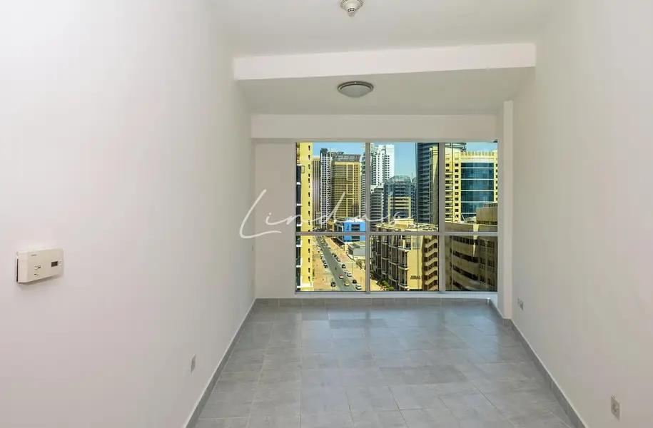 Bright | Spacious | Rented| Close to Metro & Beach