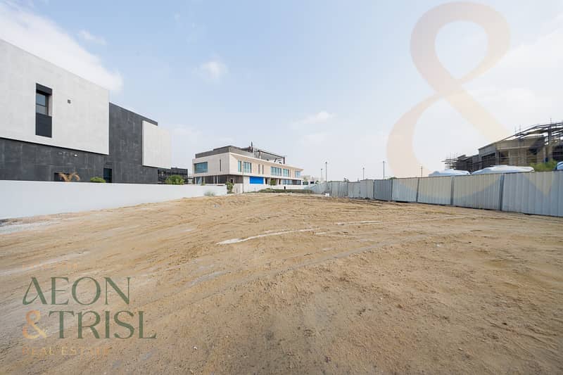 Golf Course Plot | G + 2 | Free Hold | Single Row