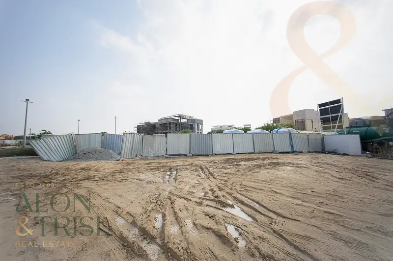 Golf Course Plot | G + 2 | Free Hold | Single Row