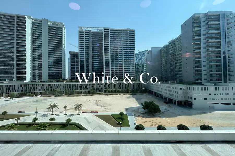 Furnished Office | Corner Unit | Vacant