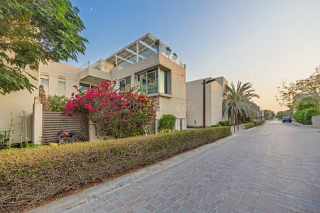 فیلا 4 غرف نوم للبيع في المدينة المستدامة، دبي - فیلا في المدينة المستدامة 4 غرف 5499999 درهم - 16936004