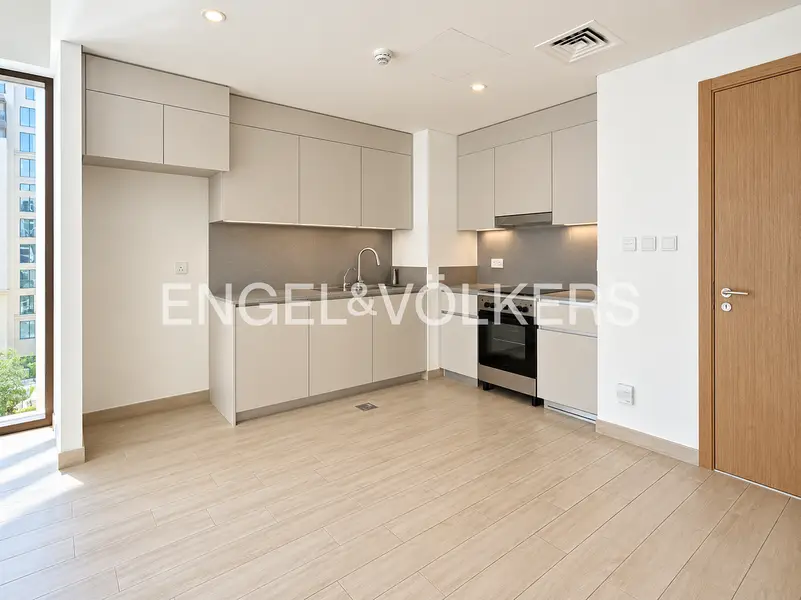 Vacant | Unfurnished | Bright