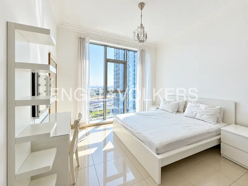 Vacant | Mid Floor | Furnished