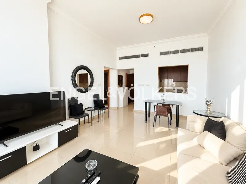 Vacant | Mid Floor | Furnished